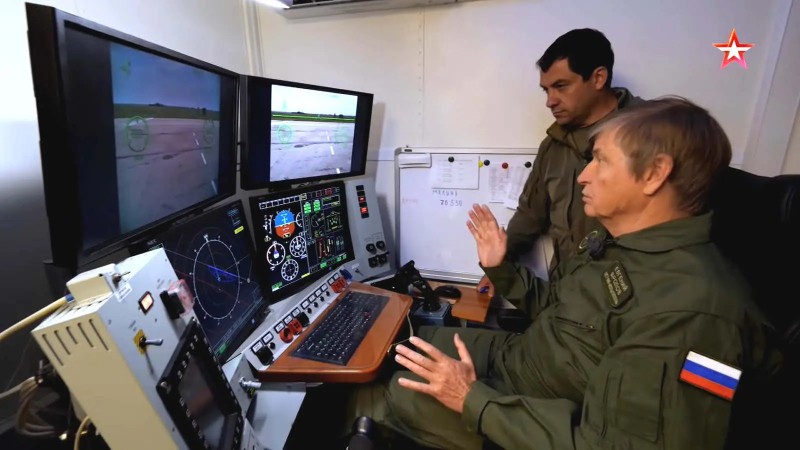 Can canh UAV S-70 Ohotnik phien ban cai tien vua duoc Nga trinh lang-Hinh-12