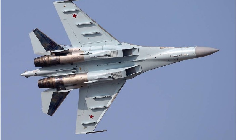 Suc manh tiem kich tu than Su-35 Nga lot vao “mat xanh” cua Iran