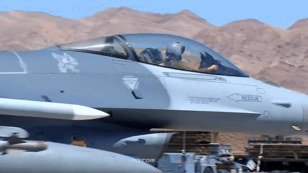 Tiem kich F-16V My ban cho Bulgaria co gia len toi 165 trieu USD/chiec-Hinh-21