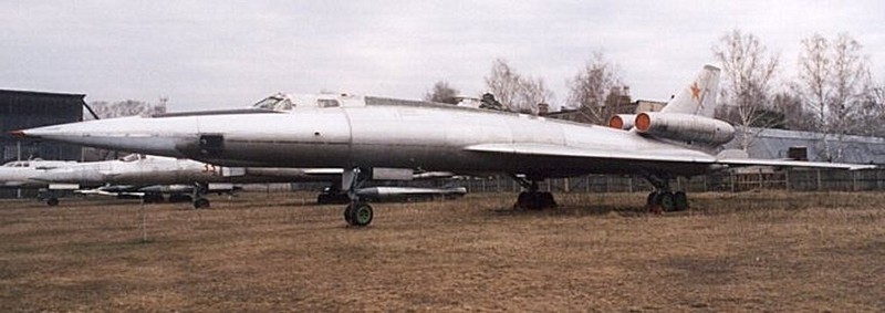 So phan nghiet nga cua Tu-22 Lien Xo trong qua khu-Hinh-8