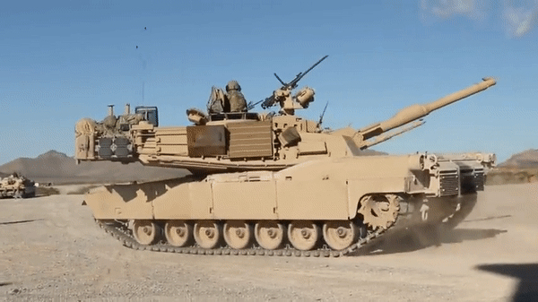 Dan phao xe tang T-55 co kha nang xuyen thung M1 Abrams?-Hinh-23