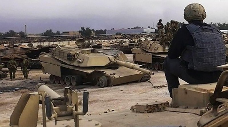 Dan phao xe tang T-55 co kha nang xuyen thung M1 Abrams?-Hinh-7