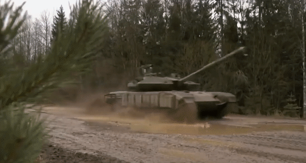 Tong thong Chechnya khen xe tang T-72 Nga 'tien nghi nhu sieu xe Maybach'-Hinh-11