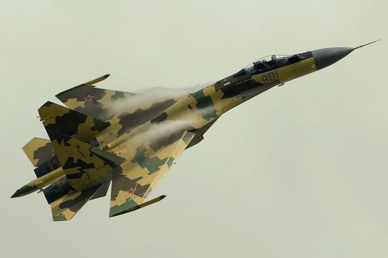 Su that F-16 Tho bo chay khi bi ca Su-35 lan S-400 Nga ngam ban-Hinh-3