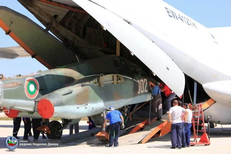 Co F-16V Block 70, Bulgaria van chi tien dai tu 