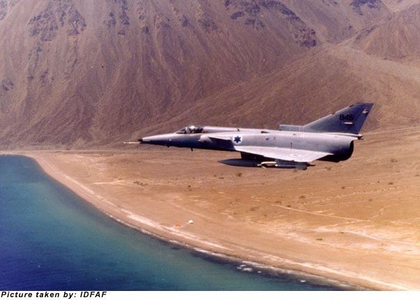 Bi phan doi mua Mirage 5, Pakistan xoay sang Kfir de doi dau An Do?-Hinh-5