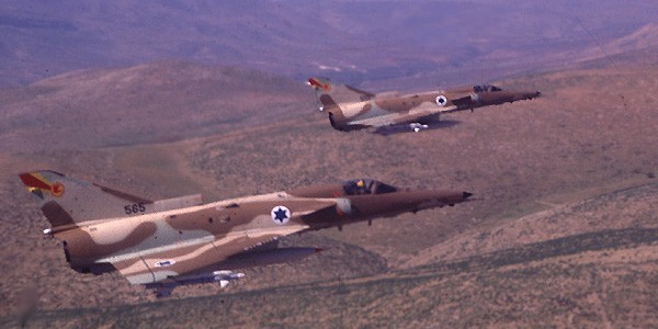 Bi phan doi mua Mirage 5, Pakistan xoay sang Kfir de doi dau An Do?