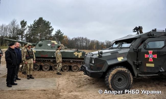 Ukraine co coi tu hanh 120mm moi khien ly khai mien Dong lanh gay-Hinh-8