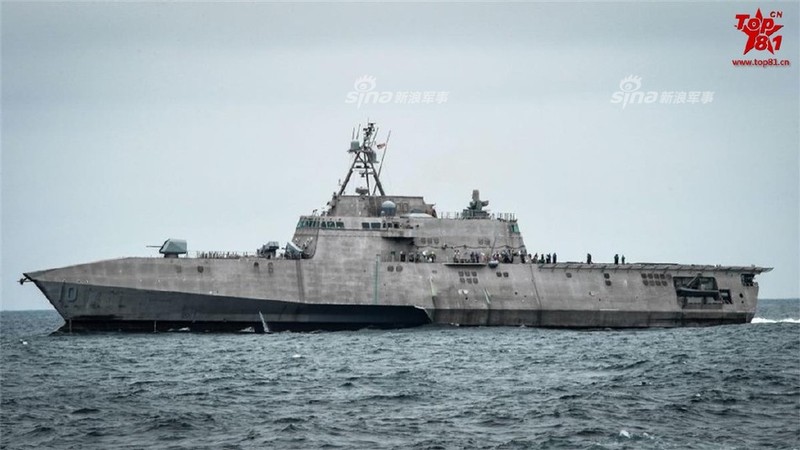 Tau USS Gabrielle Giffords tich hop xong ten lua 