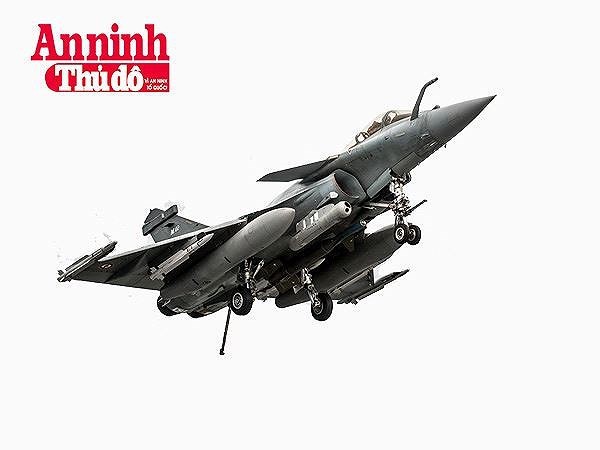 An Do nhan Rafale “tam giac”, lang gieng lo sot vo-Hinh-12