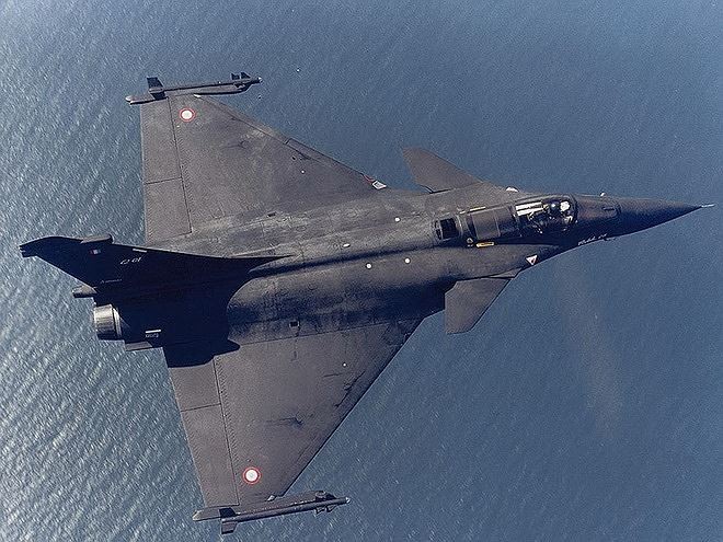 An Do nhan Rafale “tam giac”, lang gieng lo sot vo-Hinh-4