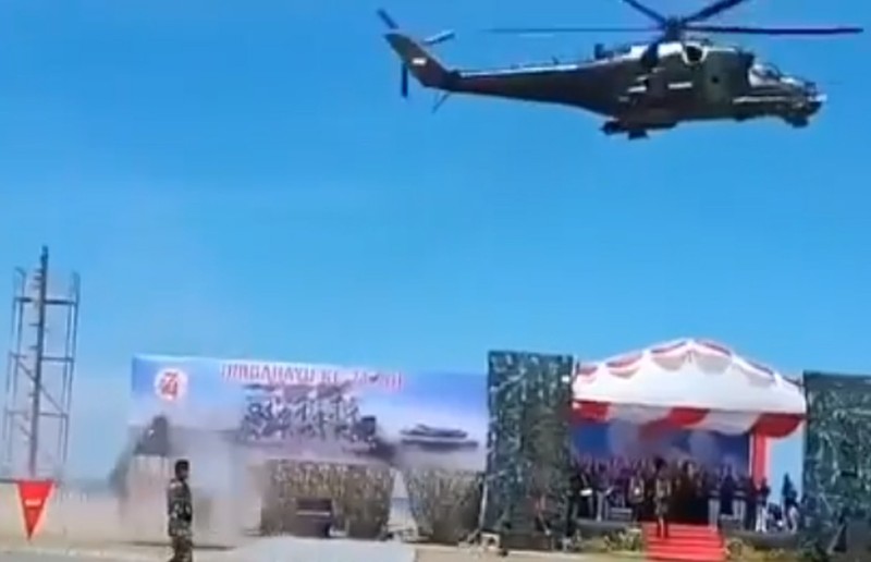 Bay qua thap, truc thang Mi-35 gay tan nan o Indonesia-Hinh-2