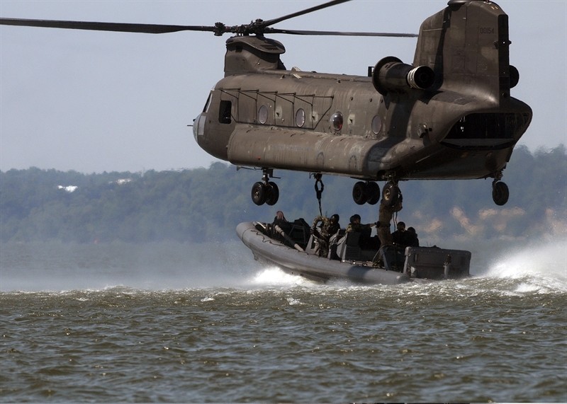 Khong quan My tham vong lon, tiep tuc nang cap truc thang CH-47 Chinook-Hinh-2