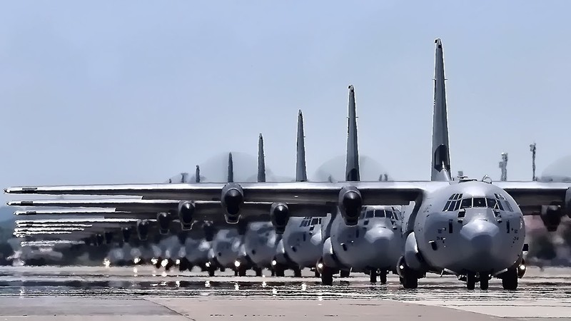 Lockheed Martin lap ky luc cuc soc voi may bay van tai C-130 Hercules-Hinh-4