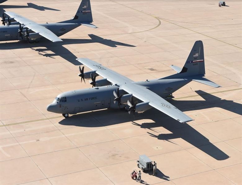 Lockheed Martin lap ky luc cuc soc voi may bay van tai C-130 Hercules-Hinh-6