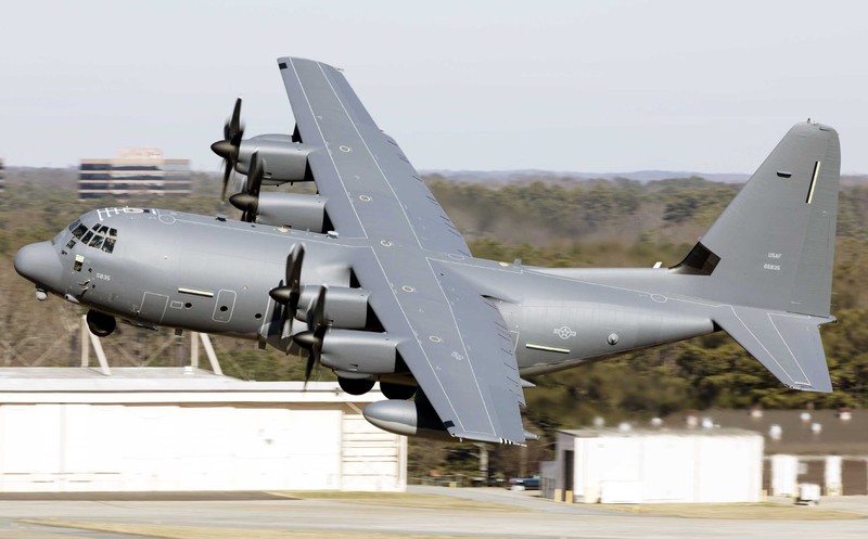 Lockheed Martin lap ky luc cuc soc voi may bay van tai C-130 Hercules-Hinh-7