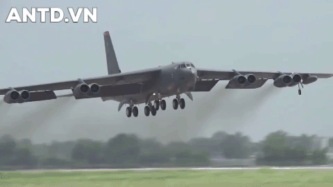 May bay B-52 My nghi roi cua so khi tap tran thi uy truoc Nga-Hinh-23