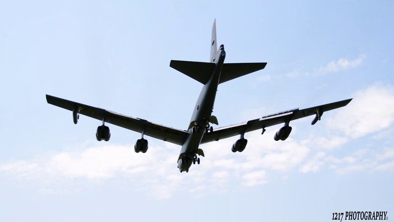 May bay B-52 My nghi roi cua so khi tap tran thi uy truoc Nga-Hinh-7