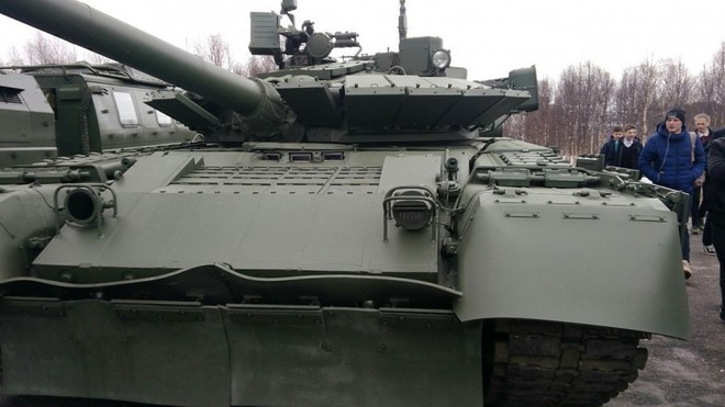 Nga co them xe tang T-80BVM nang cap cuc manh, NATO so tai mat?-Hinh-14