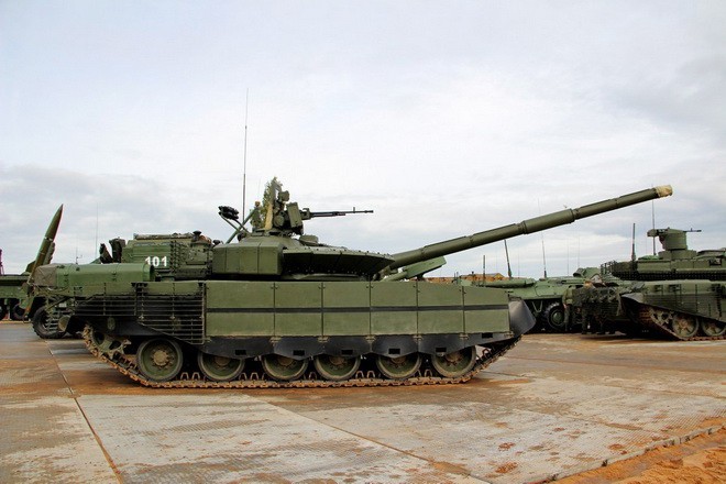 Nga co them xe tang T-80BVM nang cap cuc manh, NATO so tai mat?-Hinh-9