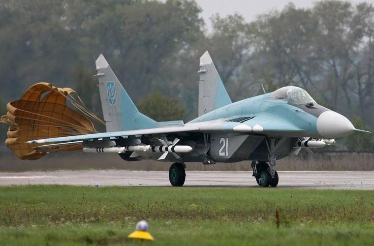 Khong quan Ukraine nhan lo tiem kich MiG-29 chuan NATO dau tien-Hinh-2
