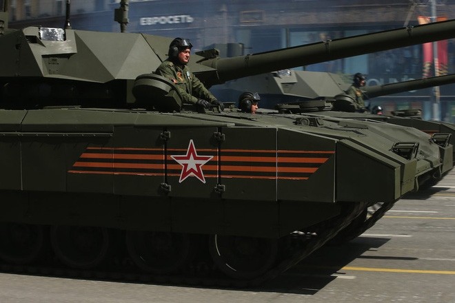 Nga sap tiep nhan xe tang Armata phao co 152 mm “khung” nhat the gioi?-Hinh-4
