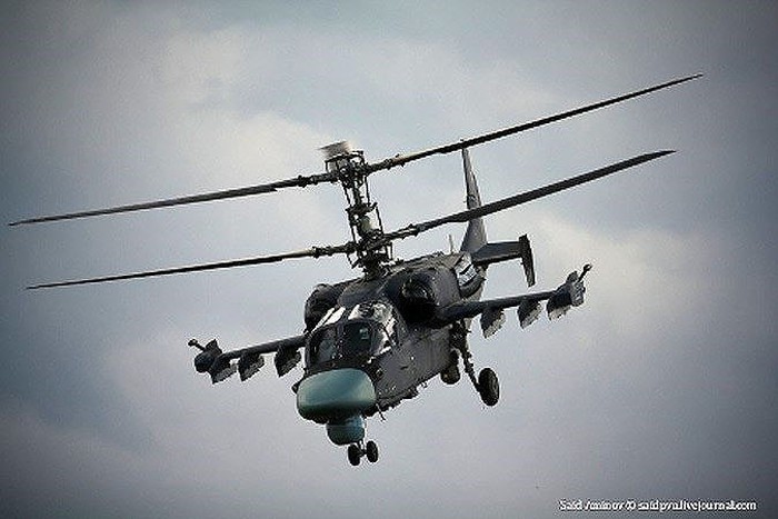 Tung quang cao rat hay, nay Nga lai che ong eo truc thang Ka-52K Katran-Hinh-3