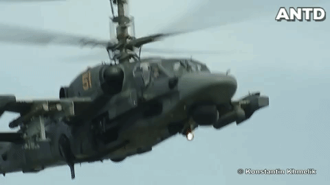 Tung quang cao rat hay, nay Nga lai che ong eo truc thang Ka-52K Katran