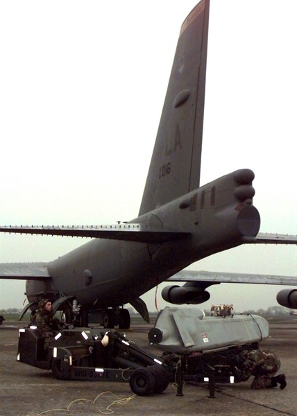 So thua kem Nga, My lap cho B-52H ten lua mang dau dan hat nhan moi-Hinh-8