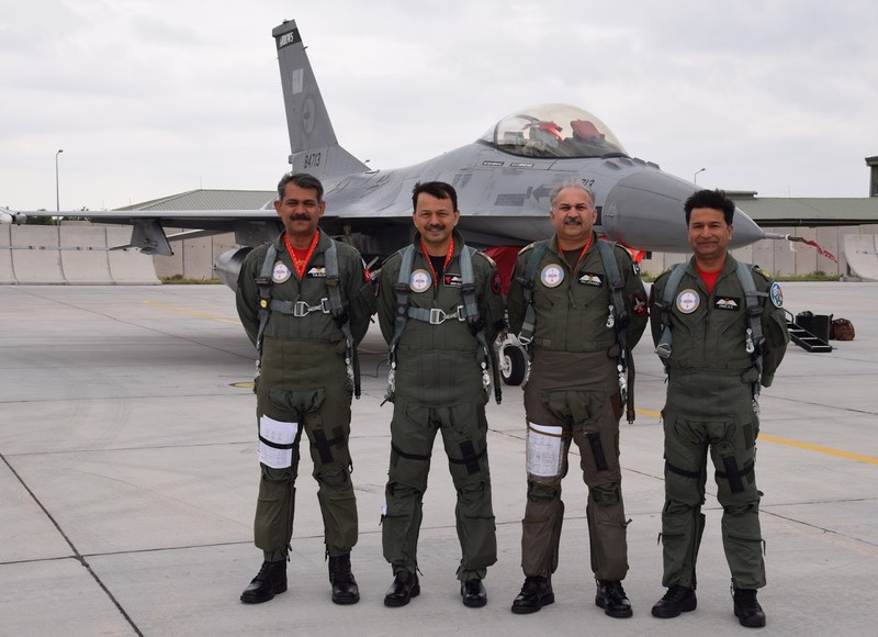 Dung tiem kich F-16 ban roi may bay An Do, Pakistan khien My 