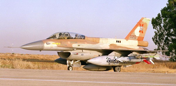 F-16I cua Israel mang ten lua Delilah 