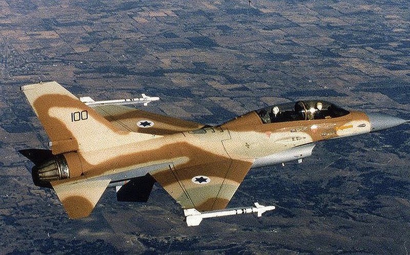 F-16I cua Israel mang ten lua Delilah 