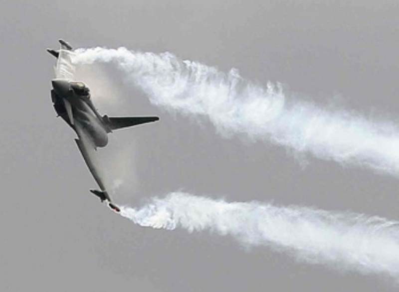 Duc chi nui tien nang cap tiem kich Typhoon, quyet doi dau Su-35 Nga