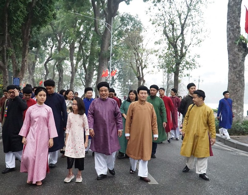 Mac ao dai Tet, thieu nu bong duoc vi nhu my nhan thoi truoc-Hinh-10