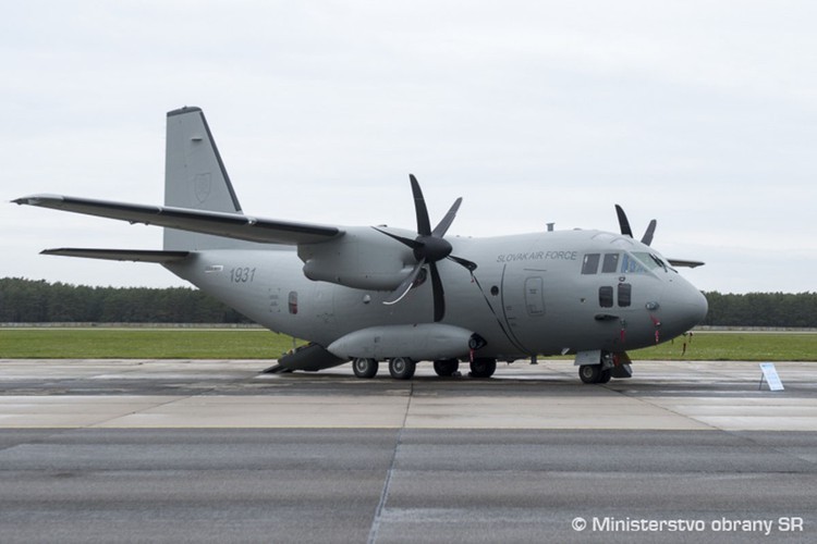 Them mot may bay C-27J Spartan cua My lai bi roi o Iraq-Hinh-13