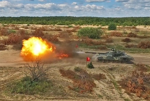 Tang thiep giap Ukraine manh len gap boi khi tiep nhan T-72AMT-Hinh-6