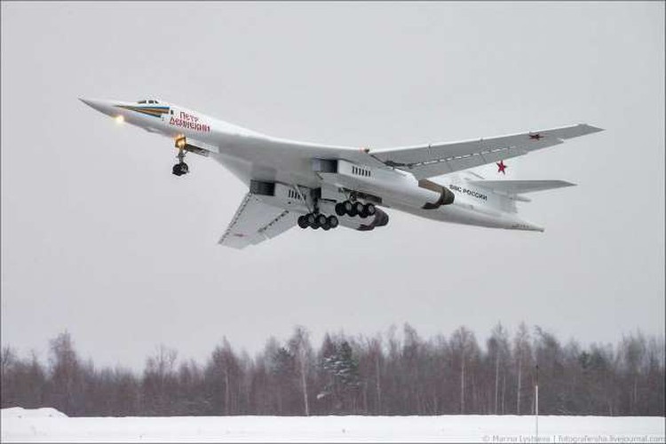 Bo doi Tu-160 cua Nga ap sat Canada, Bo Tu lenh phong khong Bac My 