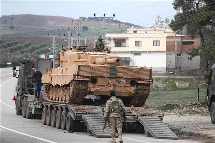 Tho Nhi Ky tung hang loat xe tang Leopard 2A4 vao chien truong Syria-Hinh-4