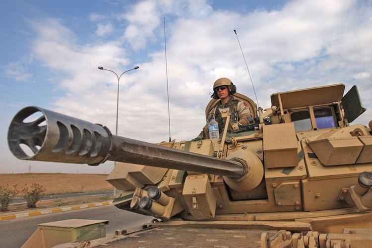 Sau xe tang M1A2 Abrams, My dua tiep xe chien dau M2 Bradley vao chien truong Syria-Hinh-7