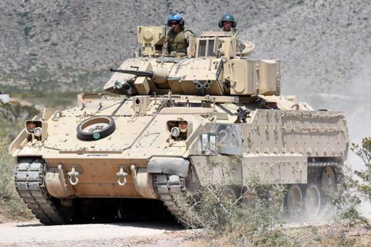 Sau xe tang M1A2 Abrams, My dua tiep xe chien dau M2 Bradley vao chien truong Syria-Hinh-9