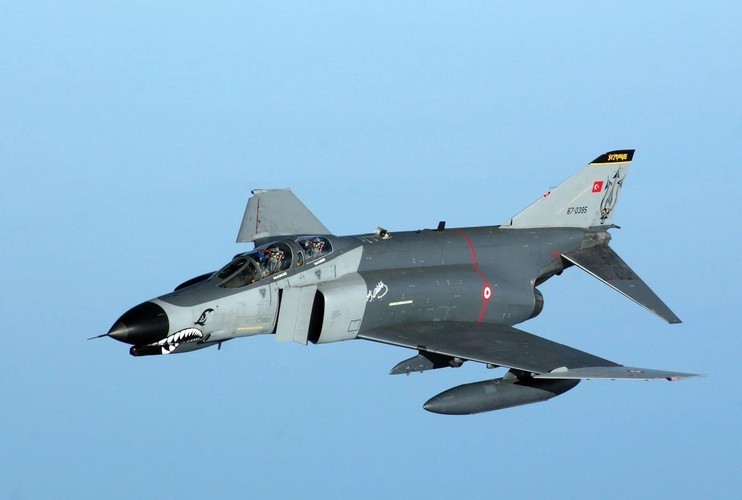 Tho Nhi Ky tinh dung tiem kich F-4E 2020T doi dau khong quan Nga o Syria-Hinh-18