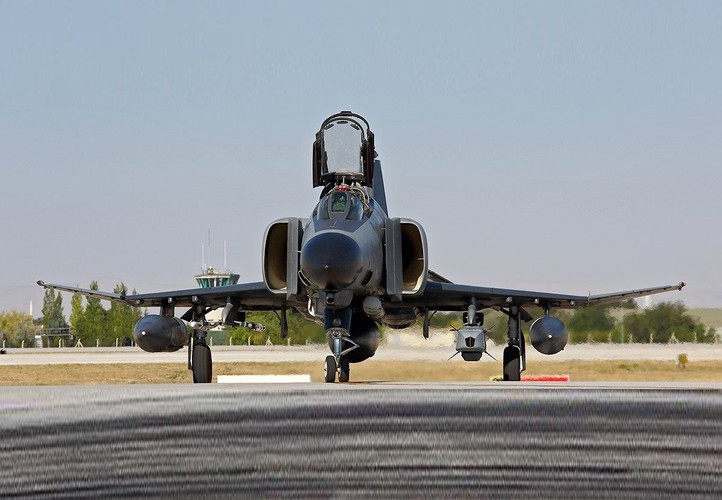 Tho Nhi Ky tinh dung tiem kich F-4E 2020T doi dau khong quan Nga o Syria-Hinh-19