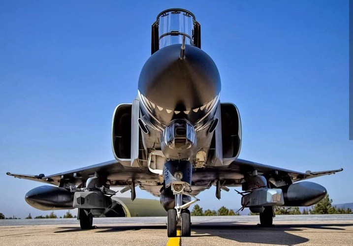 Tho Nhi Ky tinh dung tiem kich F-4E 2020T doi dau khong quan Nga o Syria-Hinh-3