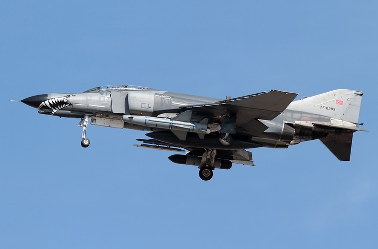 Tho Nhi Ky tinh dung tiem kich F-4E 2020T doi dau khong quan Nga o Syria-Hinh-8