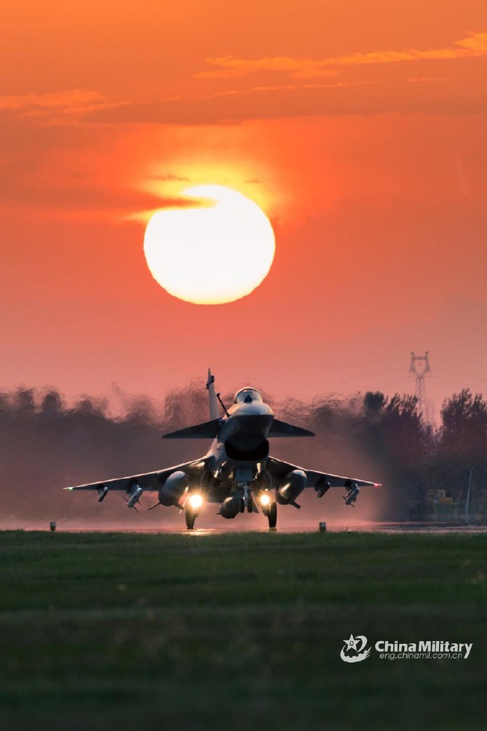 Che MiG-35 cua Nga... Trung Quoc xui Iran va Syria mua “quoc bao” gia re J-10-Hinh-14