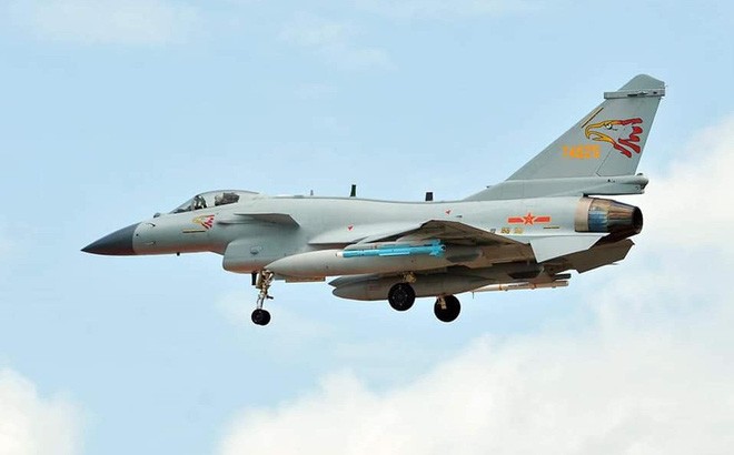 Che MiG-35 cua Nga... Trung Quoc xui Iran va Syria mua “quoc bao” gia re J-10-Hinh-8