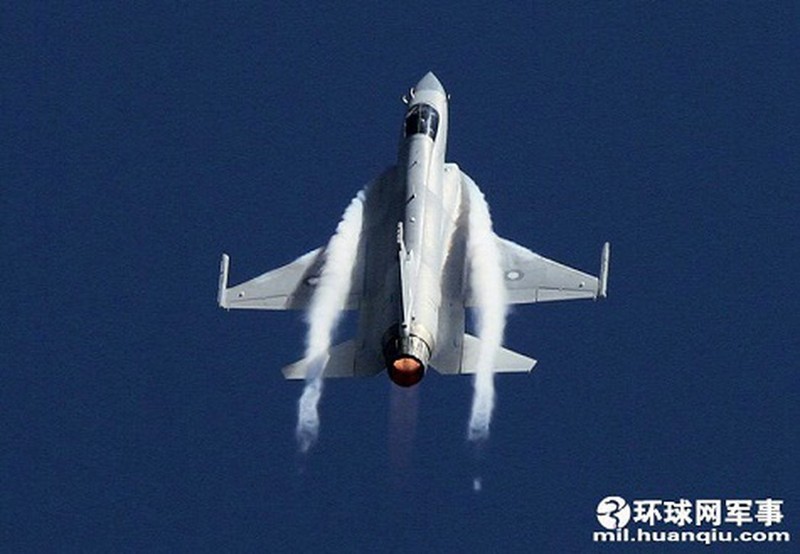 Pakistan muon thay F-16 nhung khong dem xia toi J-10C Trung Quoc: Cua re la cua oi?-Hinh-5