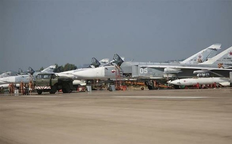 Tang cuong Su-24 toi Hmeimim, Nga - Syria lai ham nong 