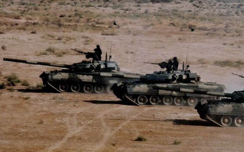 My bat ngo mua loat xe tang T-72, T-80UD va T-84 Oplot cua Ukraine: Muc dich la gi?-Hinh-10
