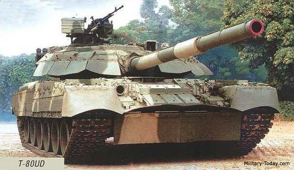 My bat ngo mua loat xe tang T-72, T-80UD va T-84 Oplot cua Ukraine: Muc dich la gi?-Hinh-9